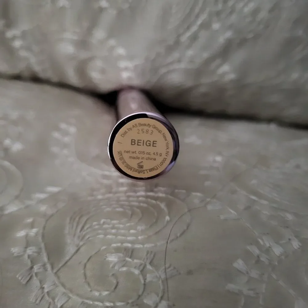 The Mally Beauty Plush Pen Brightening Concealer